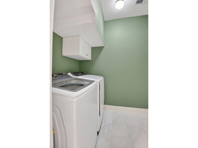 Modern, clean, and filled with natural light-this 3-bedroom, 2 - photo 16