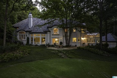 At the heart of Shoal Creek, this extraordinary - photo 2
