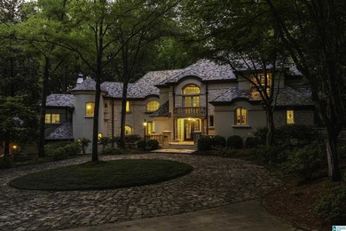 At the heart of Shoal Creek, this extraordinary - photo 3