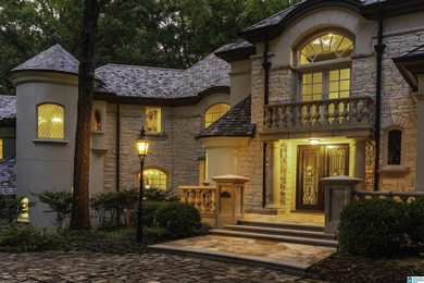 At the heart of Shoal Creek, this extraordinary - photo 4