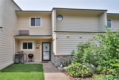 Lake Townhome/Townhouse For Sale in Onamia, Minnesota