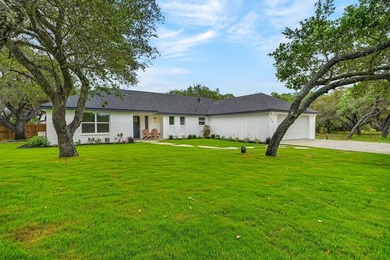 Beautiful remodel from the studs in! Farmhouse styling with 3 - photo 1