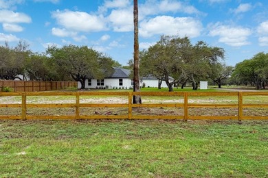 Beautiful remodel from the studs in! Farmhouse styling with 3 - photo 2