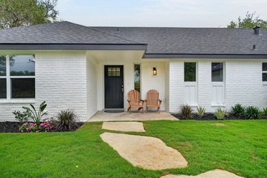 Beautiful remodel from the studs in! Farmhouse styling with 3 - photo 9