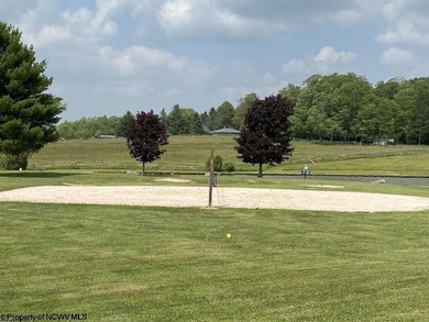 Charming and fully furnished 3-bedroom, 3-bath condo located in - photo 16