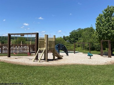 Charming and fully furnished 3-bedroom, 3-bath condo located in - photo 21