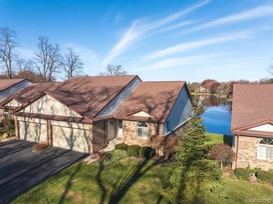 Lake Condo For Sale in Clarkston, Michigan