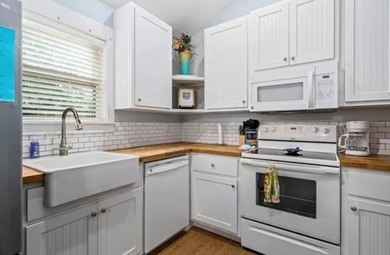 Cute 2 Bedroom and 1 Bath Cottage in Copano Cottages. Buy as an - photo 2