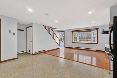 Welcome to easy, low-maintenance living in the heart of - photo 4