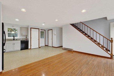 Welcome to easy, low-maintenance living in the heart of - photo 7