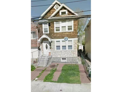 East River Townhome/Townhouse Sale Pending in College Point New York