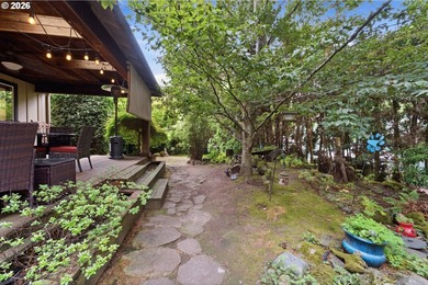 Welcome to this beautifully maintained, two-story traditional - photo 32
