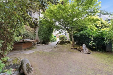 Welcome to this beautifully maintained, two-story traditional - photo 34