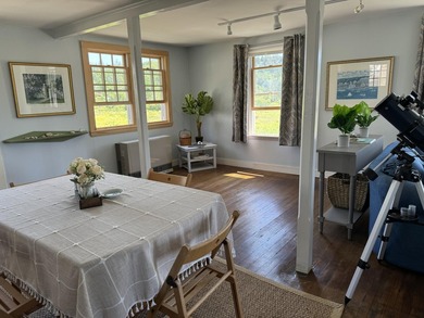 Known as The Carina House, this charming seasonal cottage offers - photo 3