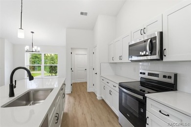 MOVE-IN READY | NEW CONSTRUCTION | OPEN FLOOR PLAN This - photo 4