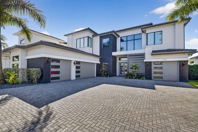 (private lake, pond, coastal) Home For Sale in Boca Raton Florida