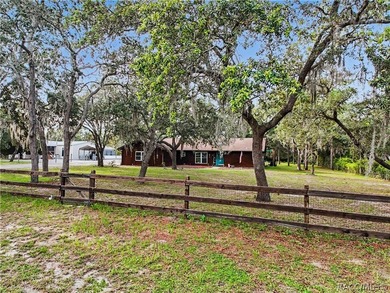 Welcome to 5253 W. Rochelle Street, Homosassa, FL! Situated on a - photo 1