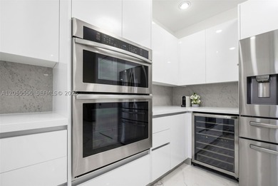 Between Miami and Fort Lauderdale, Aventura Isles offers the - photo 22