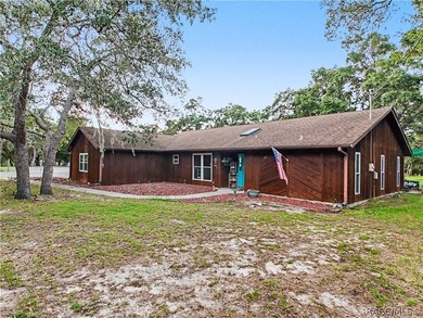Welcome to 5253 W. Rochelle Street, Homosassa, FL! Situated on a - photo 4