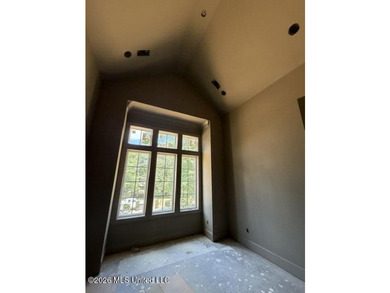Welcome to this exceptional 5-bedroom, 4.5-bath home nestled in - photo 8