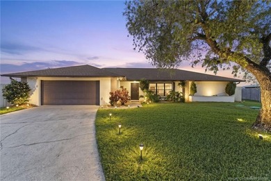 St. Lucie River Home For Sale in Palm City Florida