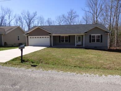 Lake Tansi Home For Sale in Crossville Tennessee