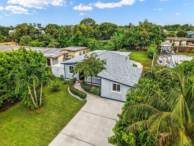 Beautifully Updated East Boca Home - No HOA! Welcome to this - photo 3