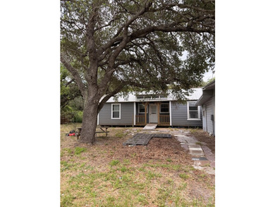 Discover the possibilities at 136 Palm! Situated on two spacious - photo 7
