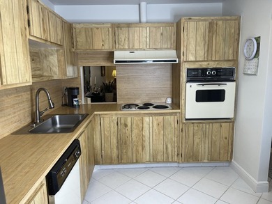 What a find! Well cared-for two bedroom, two bath townhouse with - photo 11