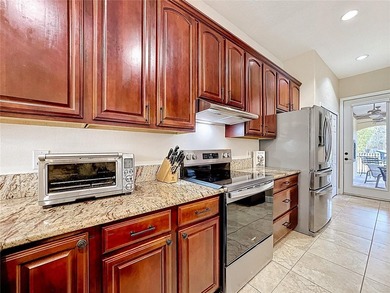 Experience spacious Florida living in this CUSTOM-BUILT ESTATE - photo 16