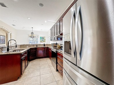 Experience spacious Florida living in this CUSTOM-BUILT ESTATE - photo 21