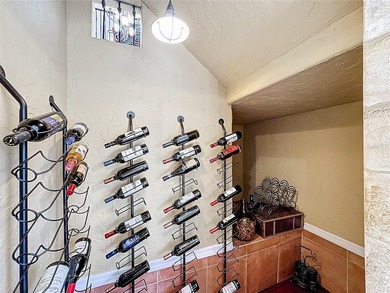 Experience spacious Florida living in this CUSTOM-BUILT ESTATE - photo 29