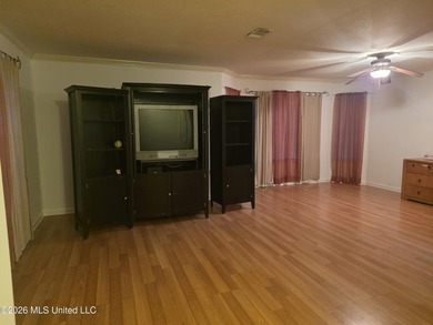 Lots of room in this spacious 4 bedroom 2 bath home at the end - photo 3