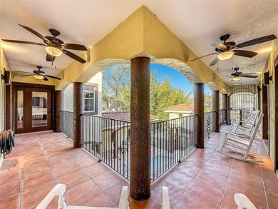 Experience spacious Florida living in this CUSTOM-BUILT ESTATE - photo 34