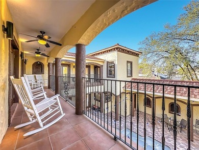 Experience spacious Florida living in this CUSTOM-BUILT ESTATE - photo 35