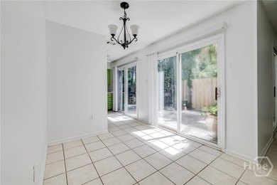 Rare opportunity to own a corner 3 bedroom, 2 bathroom - photo 8
