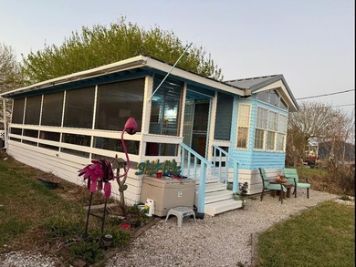 Escape to your own coastal retreat in the heart of Rockport! - photo 1