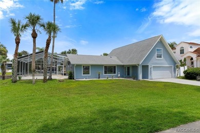 Welcome to your waterfront retreat in the highly sought-after - photo 1