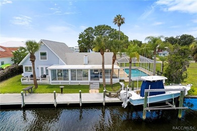 Welcome to your waterfront retreat in the highly sought-after - photo 2