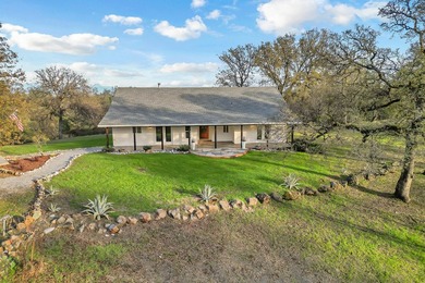 Welcome to a rare find property: Escape the City and Own This - photo 2