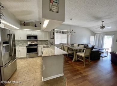 Fantastic home for first time homebuyers or an ideal investment - photo 4
