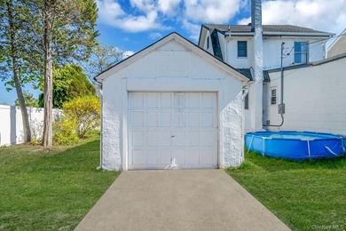 Welcome Home To This Charming Lindenhurst Colonial Nestled In - photo 15
