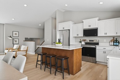 Welcome to the Hemlock! This fresh, bright, and welcoming new - photo 15