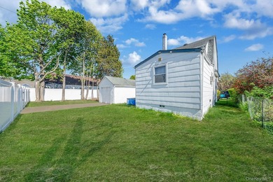 Welcome Home To This Charming Lindenhurst Colonial Nestled In - photo 17