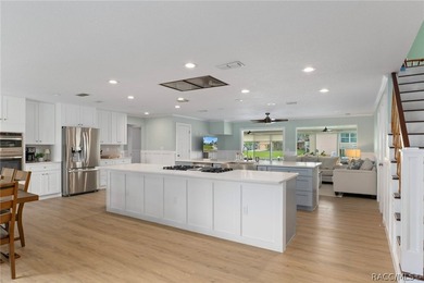 Welcome to your waterfront retreat in the highly sought-after - photo 8
