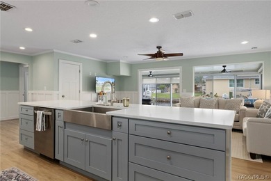 Welcome to your waterfront retreat in the highly sought-after - photo 9