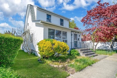 Welcome Home To This Charming Lindenhurst Colonial Nestled In - photo 20