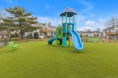 Welcome to 35 Lakebridge Drive South, a beautifully maintained - photo 21