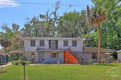 Renovation opportunity in a prime Savannah location. At 3,600 - photo 1