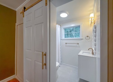 Private Retreat in the heart of Beautiful Lake Douglas. Nestled - photo 33
